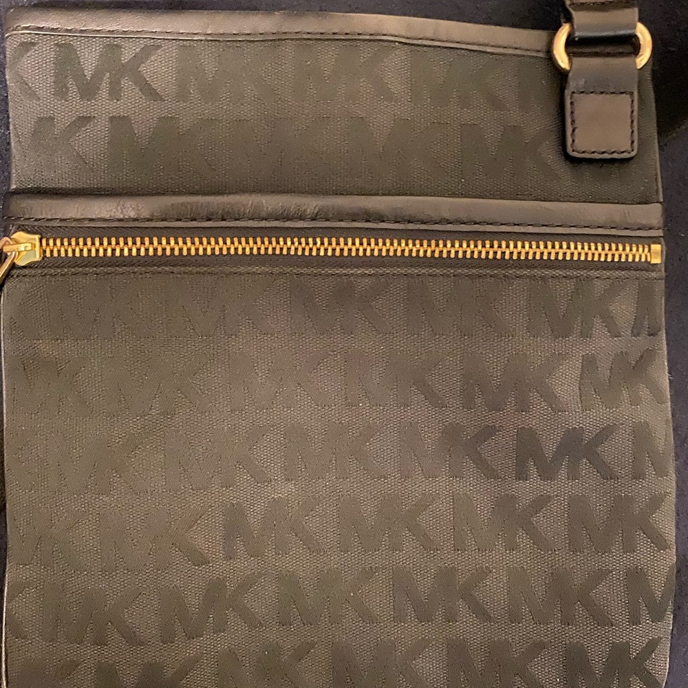Michael Kors Classic Logo crossbody bag